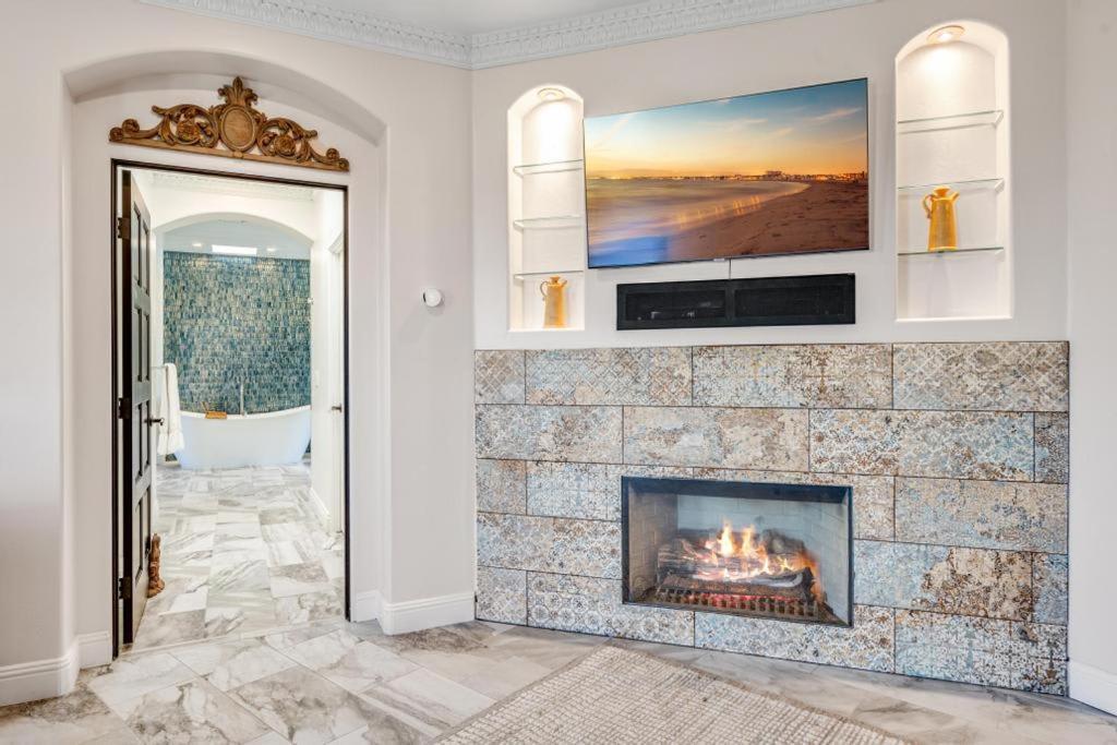 Grand Mediterranean In La Jolla Hillside *