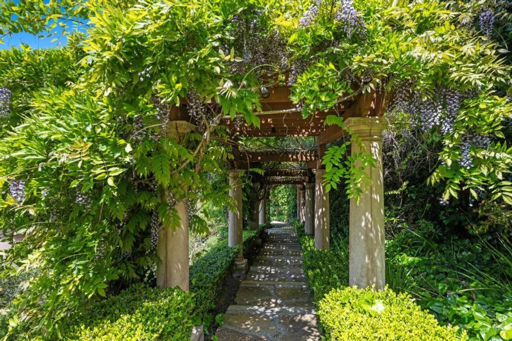 Grand Mediterranean In La Jolla Hillside *