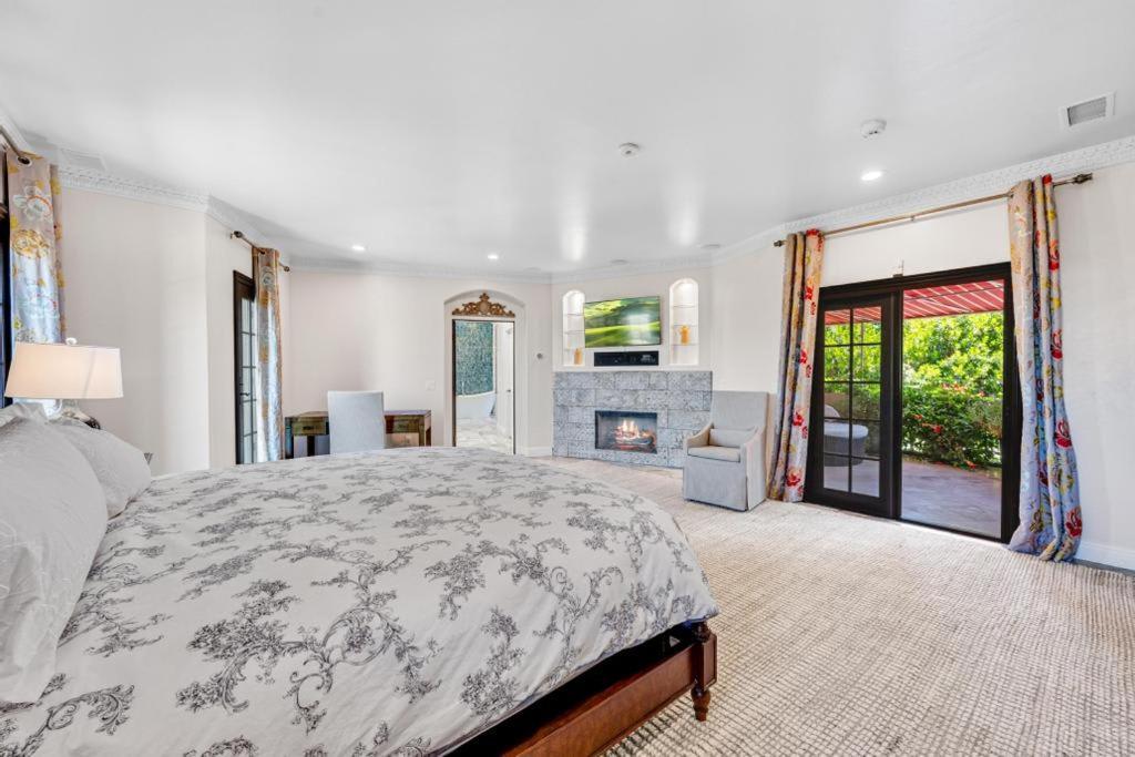 Grand Mediterranean In La Jolla Hillside *