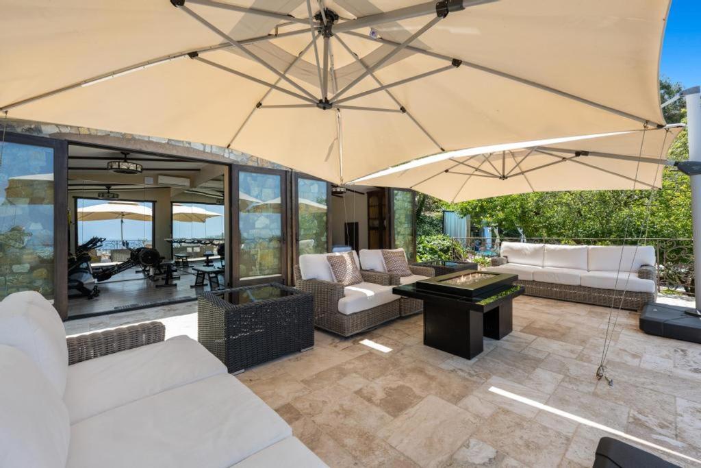 Grand Mediterranean In La Jolla Hillside Villa *