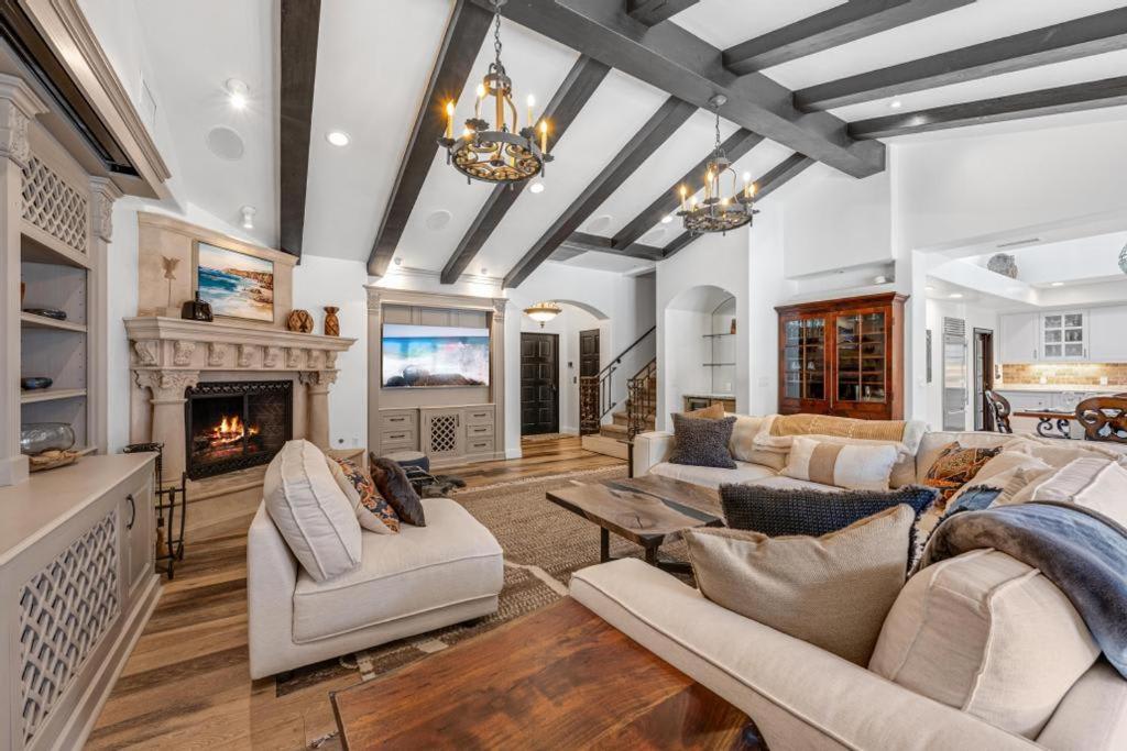 Grand Mediterranean In La Jolla Hillside *